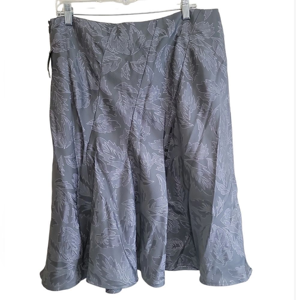 Style & Company Gray and Silver Floral Print Skirt Sz 14 NWT
